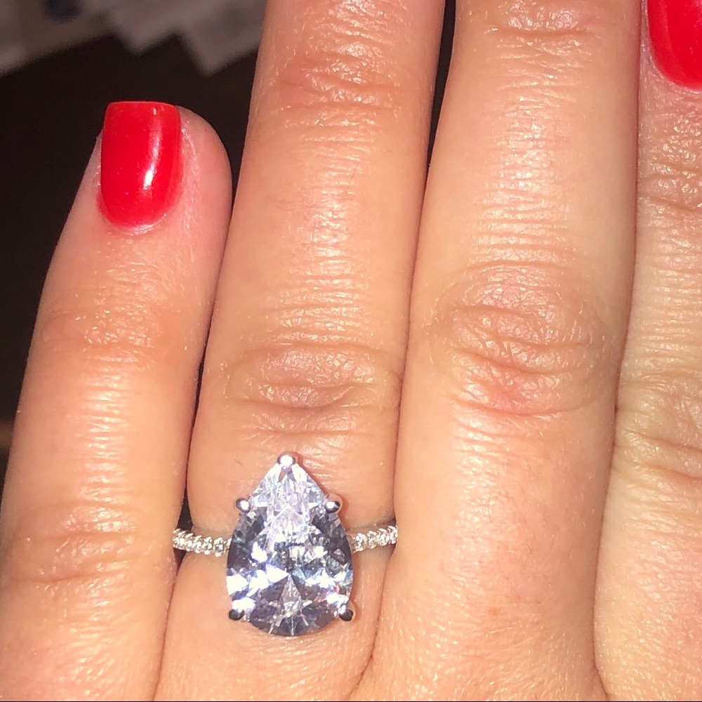 Pear Cut sapphire